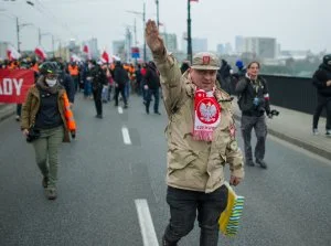 zsokiemowocowym - Zastanawia mnie jak to jest, że są ludzie w Polsce popierający ustr...