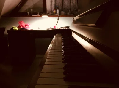 farew3Ell - Nie ma nic przyjemniejszego w moim życiu niż gra na pianinie po whisky 
...