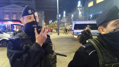 ktmm - Łapcie gorące wideo z protestu w Katowicach. Policjant nie chce podać przyczyn...