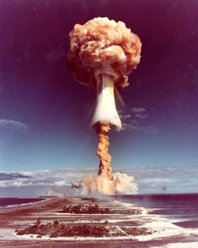 myrmekochoria - Test francuskiej bomby atomowej Mururoa, 1971. 

#starszezwoje - bl...