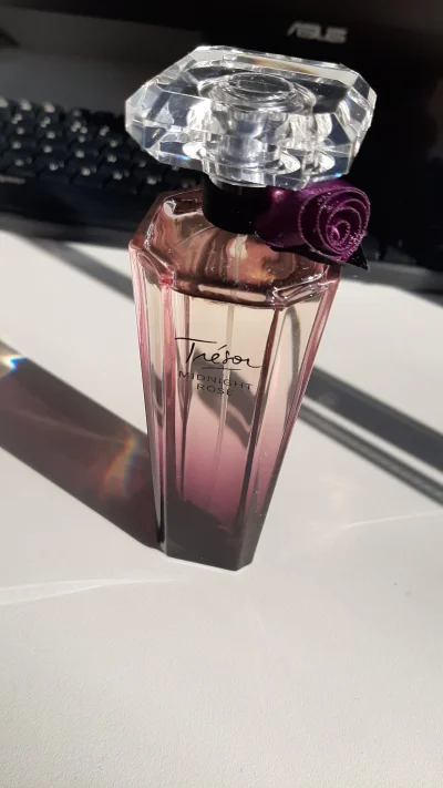 n.....a - @Sosabowski lancome tresor midnight rose. Kupiony przez wipok 

Towarzyszył...