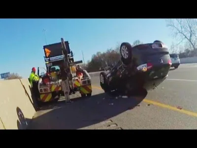starnak - Driver Screams as Tow Truck Flips Car With Him Still Inside