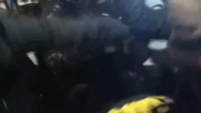 grim_fandango - Potężna Policja pokonana przez 13-letnie Julki xD
#protest #policja ...