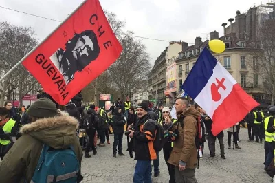 kuba70 - > Protest żółtych kamizelek we Francji jak policja bije ludzi ?

@Asussoni...