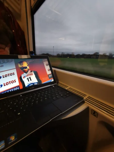 karol1213 - Szkoda że zasięg internetu podczas jazdy pociągiem wciąż jest do dupy #sk...