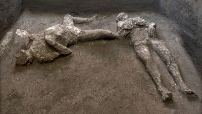 IMPERIUMROMANUM - W Pompejach odkryto ciała właściciela i niewolnika

W Pompejach d...