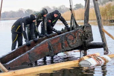 Zwiadowca_Historii - Niezwykłe kozackie odkrycie na dnie Dniepru na Ukrainie (GALERIA...