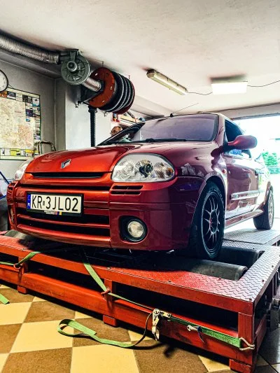 sliwaracing - @stolekkrk: Renaul clio sport 2 ph1 2.0 127 kw ( ͡° ͜ʖ ͡°)