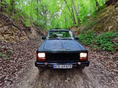 Pyszauke - @stolek_krk 1991 Jeep Cherokee XJ 4.0 136kW, idealnie by się złożyło bo je...