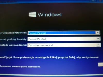Tratak - Jest sprawa.
Instaluje Windowsa 10 z bootowalnego pendriva.

Wszystko idzie ...