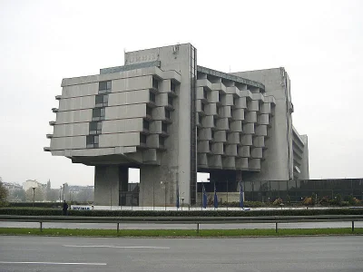p.....k - #architektura #brutalizm #polska #krakow

Obczajcie tego s***ysyna, chyba...