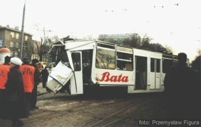 kaef_v2 - @mbn-pl: Nie wiem jakie zdjęcie widziałeś, ale u mnie #!$%@?ł tyłem. Może z...