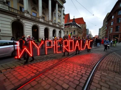 rybak_fischermann - Podobno neon PZU mieli zakładać ( ͡° ͜ʖ ͡°)


#wroclaw #protes...