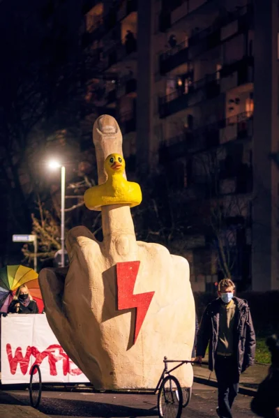 TRop3r - Protesty w #kolobrzeg z nowym gadżetem. W komentarzu więcej.