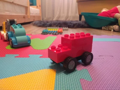 mkarweta - Wybudowałem dziecku Volvo 945 z LEGO.

#lego #volvo #heheszki