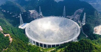 zagor - Na obrazku największy radioteleskop na świecie - 500 metrów średnicy. 
Całko...