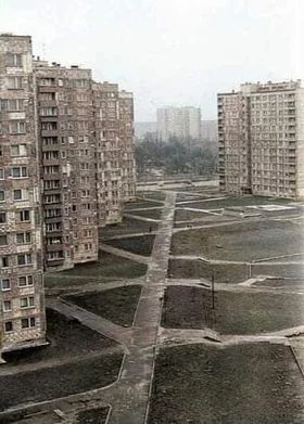 eissnapjatsab - Zgadnijcie z jakiego kraju, miasta, czasu, jest to zdjęcie.
#bloki