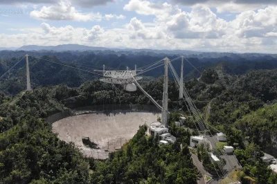 prawarekasorosa - Zawalił się radioteleskop Arecibo 

 Wszystko zaczęło się pod koni...