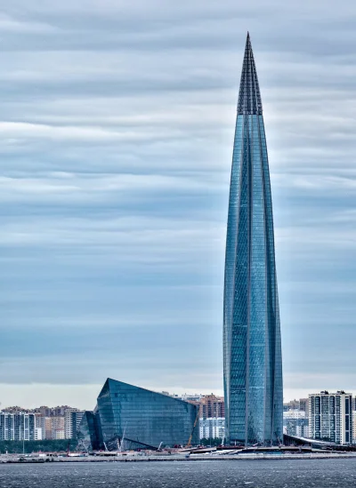L.....n - Najwyższym budynkiem w Europie jest znajdujący się w Petersburgu Łachta Cen...