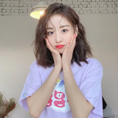 XKHYCCB2dX - #yves #loona
#koreanka