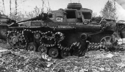 royal_flush - PzKpfw III Ausf. G nr '524' z 5./Panzer-Regiment 7 po najechaniu na min...