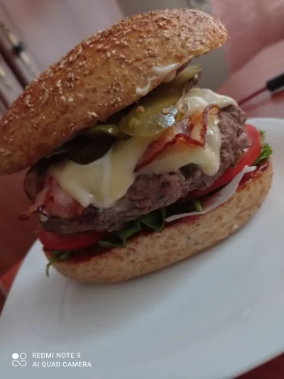 Lethorn - Burgerek wjeżdża ( ͡º ͜ʖ͡º) #gotujzwykopem #burger #jedzzwykopem