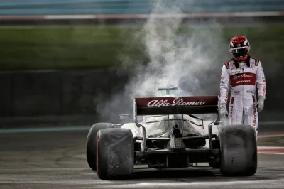 KarolaG17 - 2020 Abu Dhabi GP - Kimi Raikkonen [4096x2730]

Lepszej tapety już nie ...
