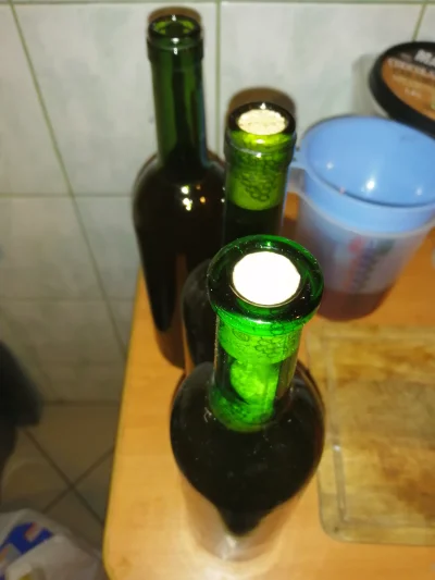 tomjar - Pijcie ze mna kompot wlasnie butelkuje swoje #winodomowejroboty #wino sliwko...