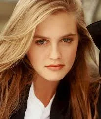 britney123 - alicia silverstone :) ładna pani :3