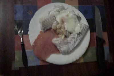 anonymous_derp - Dzisiejsza kolacja: Duszone filety dorszowe, wędzony łosoś, jajko sa...