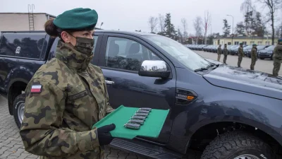 syn_admina - ale przydało by się żeby po pdowiezieniu tej skrzynki amunicji nie przyt...