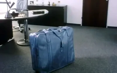supra107 - @Pawel993: A ja sprzedam walizkę #pdk ( ͡° ͜ʖ ͡°)