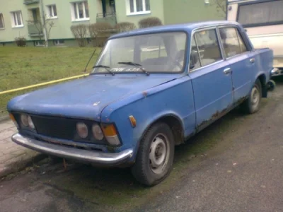 Ikarus_260 - Duży Fiat - najczęściej porzucany samochód na polskich osiedlach na prze...