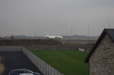 epigraf - Antonov właśnie przyleciał, tym razem do Katowice Airport. Może premier jes...