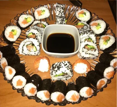 em1993 - @haakenn: sushi rządzi, ostatnio też się bawiłem smakami. Fakt faktem zeszło...