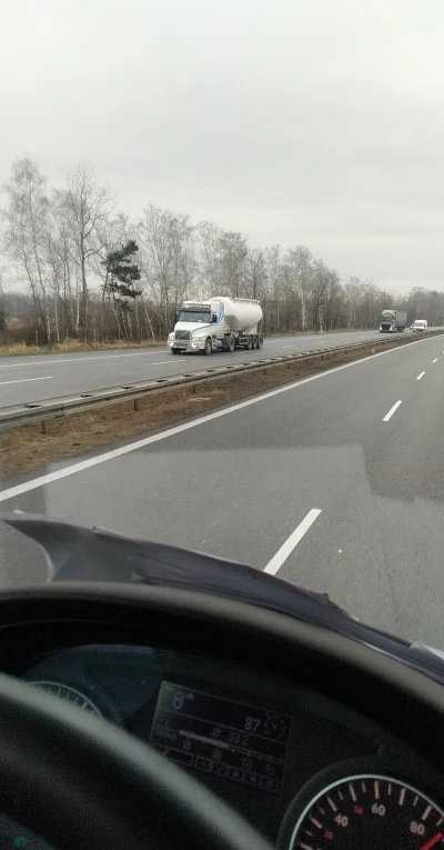 czapajew - Kurła, ameryka normalnie

#zycietruckera #polskiedrogi #bekaztransa