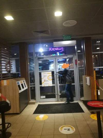 czlowiekbutelka - W #mcdonalds w #krakow cieć zamyka drzwi oznaczone jako ewakuacyjne...