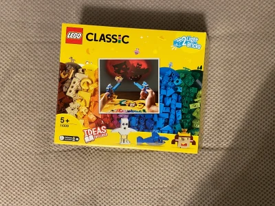 sisohiz - #legosisohiz #lego

#75/79 zestaw to: "LEGO 11009 Classic - Klocki i świa...