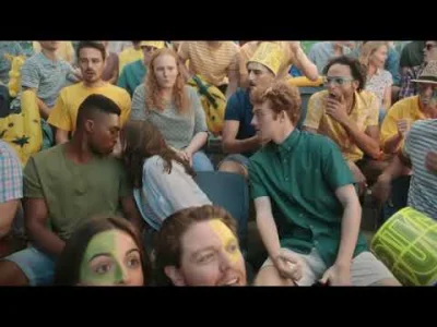 FullNeutral - Przykład reklamy - poniżony biały mężczyzna niczym cuck, całujący kanap...