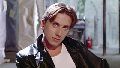 korporacion - @Von_Kaevum: trochę Tim Roth