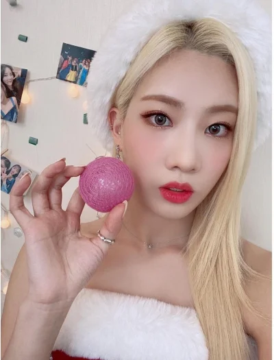 M.....m - #kimlip #loona #koreanka #ladnadziewczyna #azjatki