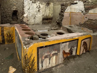 IMPERIUMROMANUM - Odkryto antyczny bar z jedzeniem w Pompejach

W Pompejach dokonan...