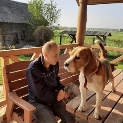 czehuziom - @wysokocenionyspecjalistawbranzyit: gosciu wyglada jakby cale zycie sie z...