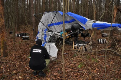 anoysath - Kojarzycie te amerykańskie filmy, na których bohaterowie zrzucają z samolo...