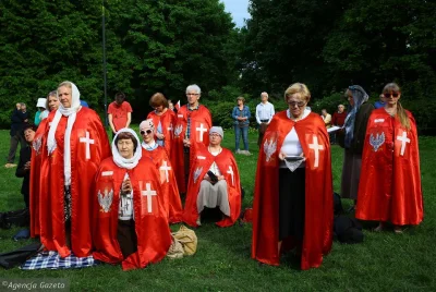 tekbbar - Co tam chorągiew - tu są prawdziwe oddziały : Zakon Rycerzy Jezusa Chrystus...