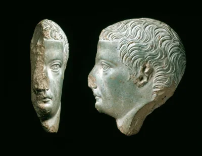 IMPERIUMROMANUM - Portret Tyberiusza na naczyniu ofiarnym

Portret cesarza rzymskie...