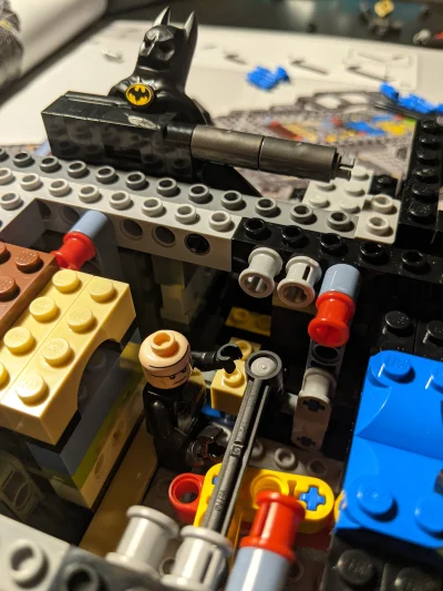 j__b - Bruce nawet w nowy rok pracuje ostro nad swoim bolidem. ( ͡° ͜ʖ ͡°)
#lego