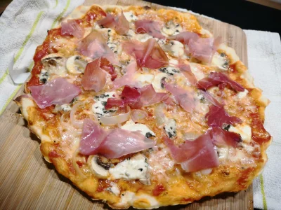 GrzeesiekLBL - Picka nocą ( ͡° ͜ʖ ͡°) Wychodzi coraz lepsza!
#pizza #g3Ferrari #gotuj...