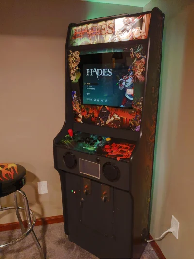 m_silvus - Oj pograłbym w takie #arcade #hades, tylko złotówki by za szybko znikały