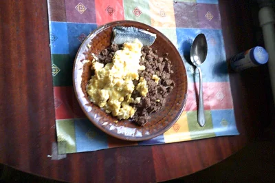 anonymous_derp - Dzisiejsze śniadanie: Mielona wołowina smażona, jajecznica z 3 jajek...